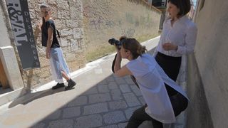 Mlada zadarska dizajnerica Marta Tokić  priprema katalog sa svojom kolekcijom koja sadrži otisnute motive grada Zadra. Foto. Dino Stanin/PIXSELL