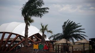 Olujna bura poharala plažu Zrće. Photo: Dalibor Urukalović/PIXSELL