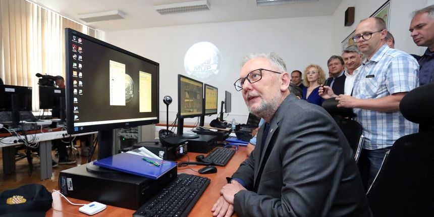 Božinović otvorio Stožer za provedbu mjera sigurnosti tijekom turističke sezone