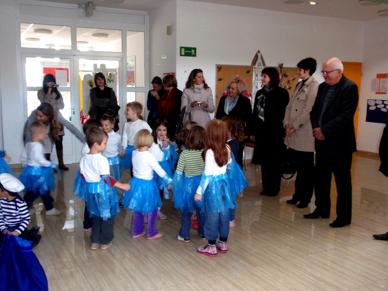 Dječji vrtić Ciciban uputio Sunčevu čestitku svome gradu Dječji vrtić Ciciban uputio Sunčevu čestitku svome gradu