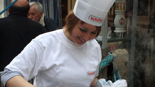 Banj: Poznati kuhaju s Renatom Kraljevom Banj: Poznati kuhaju s Renatom Kraljevom