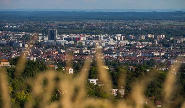 Zagreb – Pogled na grad s vrha Zelene magistrale. Photo: Davor Puklavec/PIXSELL Autor  Davor Puklavec/PIXSELL Ključne riječi  grad zagreb; panorama, precko, Spansko, Sky Office Zagreb