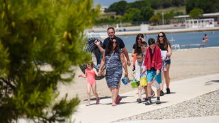 Obitelj Mandić uživa u ljetnim radostima u Zatonu Obitelj Mandić uživa u ljetnim radostima u Zatonu