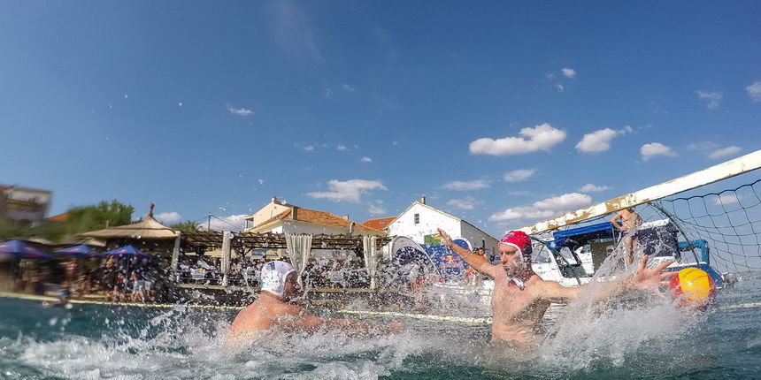 Red Bull Sidrun: Ekipa Kolpomorto proslavila pobjedu u Kalima Red Bull Sidrun: Ekipa Kolpomorto proslavila pobjedu u Kalima