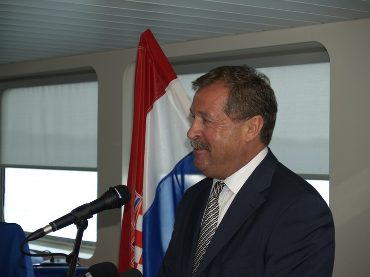 OLYMPUS DIGITAL CAMERA OLYMPUS DIGITAL CAMERA