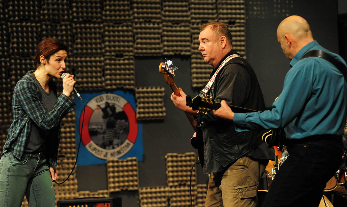 Zadar, 13.3.2014. snimio: Nenad Marčev 
Borivoj Radaković 
GRUPA 
redatelj: Mario Kovač 
igraju: Sreten Mokrović, Ranko Zidarić, 
Ivica Zadro i Iva Visković 
Kazalište KNAP (Kazalište na Peščenici) 
Dvorana HNK Zadar