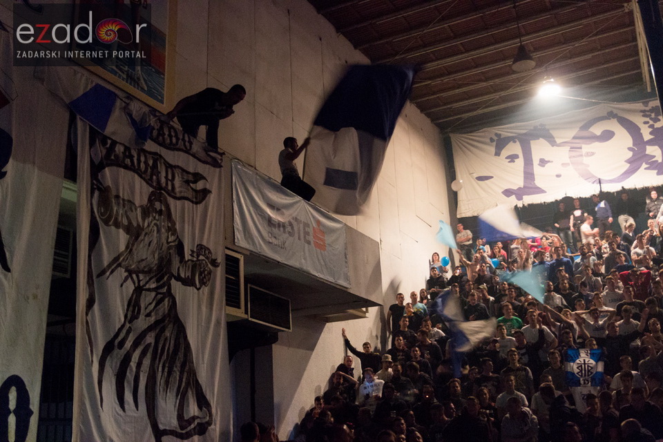 Humanitarno gledanje utakmice Zadar-Cibona u Jazinama Humanitarno gledanje utakmice Zadar-Cibona u Jazinama