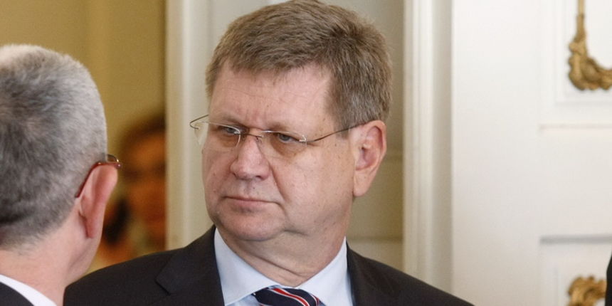 Zagreb, 120412.
Markov trg.
Banski dvori.
Redovita sjednica vlade.
Na slici: Mirando Mrsic.
Foto: Goran Mehkek / CROPIX Zagreb, 120412.
Markov trg.
Banski dvori.
Redovita sjednica vlade.
Na slici: Mirando Mrsic.
Foto: Goran Mehkek / CROPIX