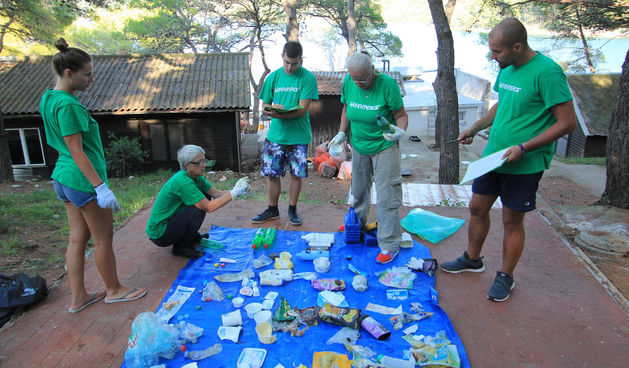 Greenpeace: Akcija čišćenja uvale Kobiljak na Dugom otoku