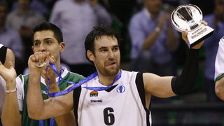 Treviso, 170411.
Kosarkaska dvorana Palaverde
Utakmica Final four Eurocup-a u kosarci za prvo mjesto izmedju KK Cajasol Sevilla i KK Unics Kazan
Na fotografiji: Marko Popovic.
Foto: Vladimir Dugandzic / CROPIX Treviso, 170411.
Kosarkaska dvorana Palaverde
Utakmica Final four Eurocup-a u kosarci za prvo mjesto izmedju KK Cajasol Sevilla i KK Unics Kazan
Na fotografiji: Marko Popovic.
Foto: Vladimir Dugandzic / CROPIX