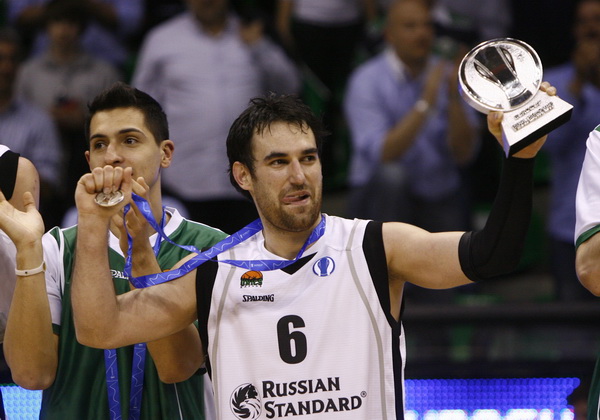 Treviso, 170411.
Kosarkaska dvorana Palaverde
Utakmica Final four Eurocup-a u kosarci za prvo mjesto izmedju KK Cajasol Sevilla i KK Unics Kazan
Na fotografiji: Marko Popovic.
Foto: Vladimir Dugandzic / CROPIX Treviso, 170411.
Kosarkaska dvorana Palaverde
Utakmica Final four Eurocup-a u kosarci za prvo mjesto izmedju KK Cajasol Sevilla i KK Unics Kazan
Na fotografiji: Marko Popovic.
Foto: Vladimir Dugandzic / CROPIX