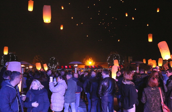 Vir: Božićna fešta uz Dražena Zečića Zeku Vir: Božićna fešta uz Dražena Zečića Zeku