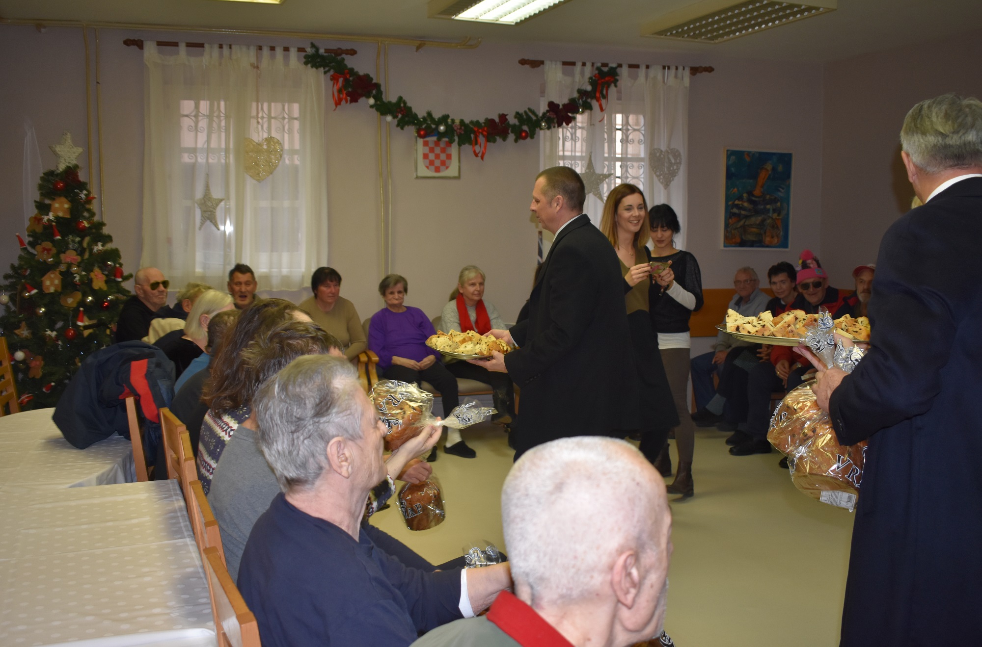 Župan posjetio štićenike Doma za odrasle osobe Sv. Frane Župan posjetio štićenike Doma za odrasle osobe Sv. Frane