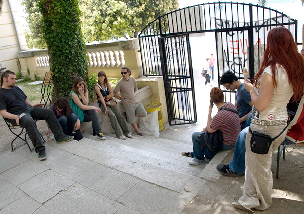 Studentski prosvjed: Zagrlimo rektorat