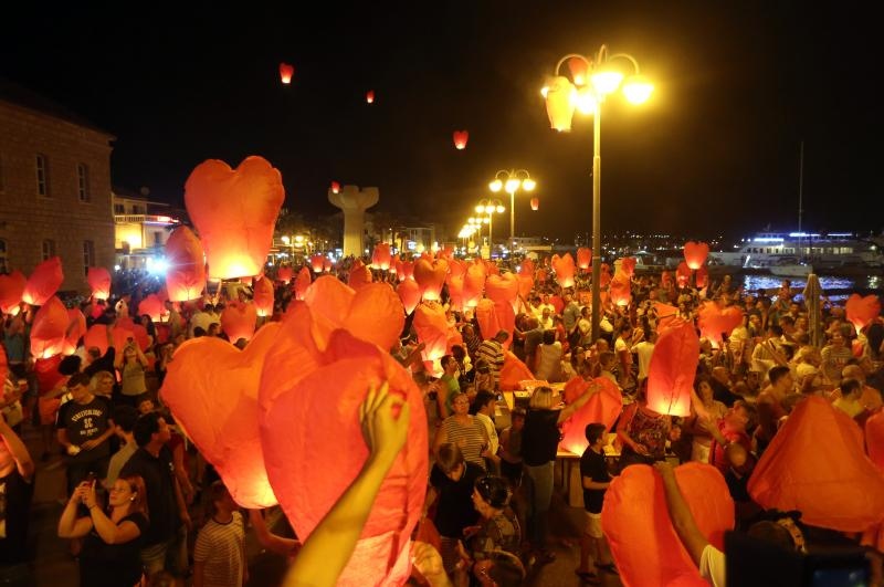 Vodice: Puštanjem lampiona obilježena 10. obljetnica Kornatske tragedije Vodice: Puštanjem lampiona obilježena 10. obljetnica Kornatske tragedije