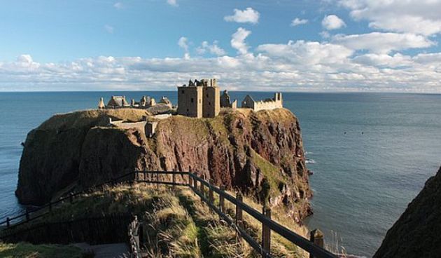 Najimpresivniji ruševni dvorac u Škotskoj, foto: svjetskiputnik.hr