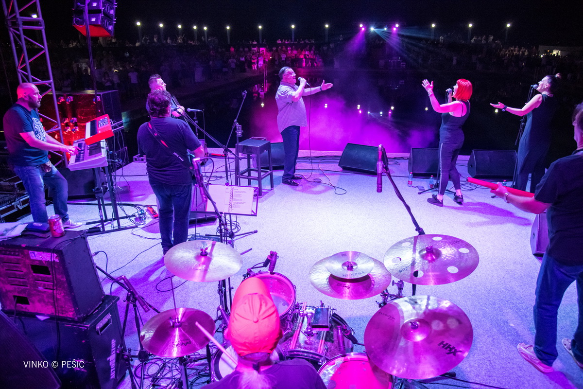 Halid Bešlić @ Bazen Ilirije u Biogradu n/M Halid Bešlić @ Bazen Ilirije u Biogradu n/M