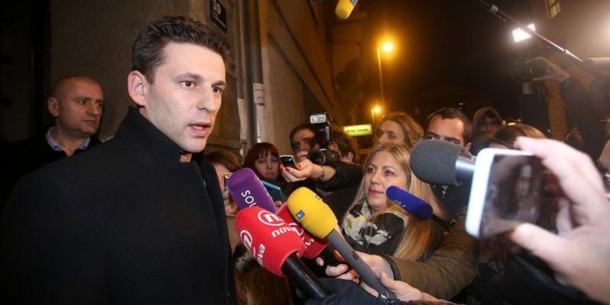 Predstavnici Mosta nezavisnih lista odlaze iz sredisnjice u Smiciklasovoj ulici nakon sastanka s koalicijom Hrvatska raste. Bozo Petrov po izlasku iz sredisnjice dao je medijima izjavu. Photo: Igor Kralj/PIXSELL