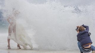 Tijekom snimanja reklamne kampanje valovi doslovno “okupali” manekenku na zadarskoj rivi