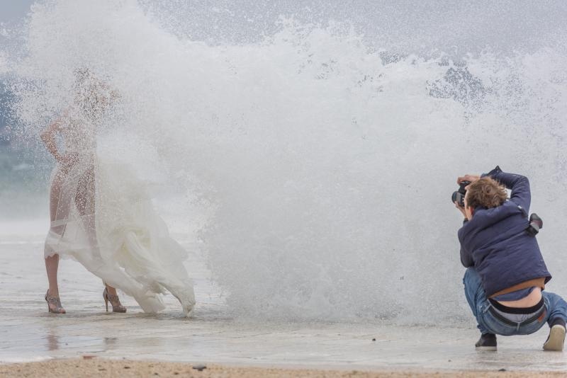 Tijekom snimanja reklamne kampanje valovi doslovno “okupali” manekenku na zadarskoj rivi