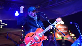 Advent u Zadru: Neno Belan i Fiumensi raspjevali i rasplesali i staro i mlado na Trgu Petra Zoranića Advent u Zadru: Neno Belan i Fiumensi raspjevali i rasplesali i staro i mlado na Trgu Petra Zoranića