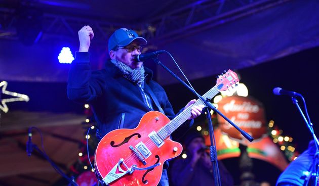 Advent u Zadru: Neno Belan i Fiumensi raspjevali i rasplesali i staro i mlado na Trgu Petra Zoranića