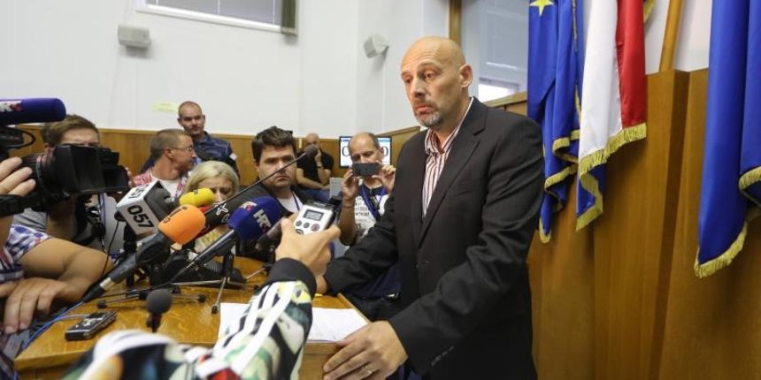 Nova burna sjednica Gradskog vijeća Grada Zadra, foto: Filip Brala/PIXSELL Nova burna sjednica Gradskog vijeća Grada Zadra, foto: Filip Brala/PIXSELL