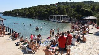 Tisno: Posjetitelji uživali drugog dana Garden festivala, Photo: Hrvoje Jelavic/PIXSELL