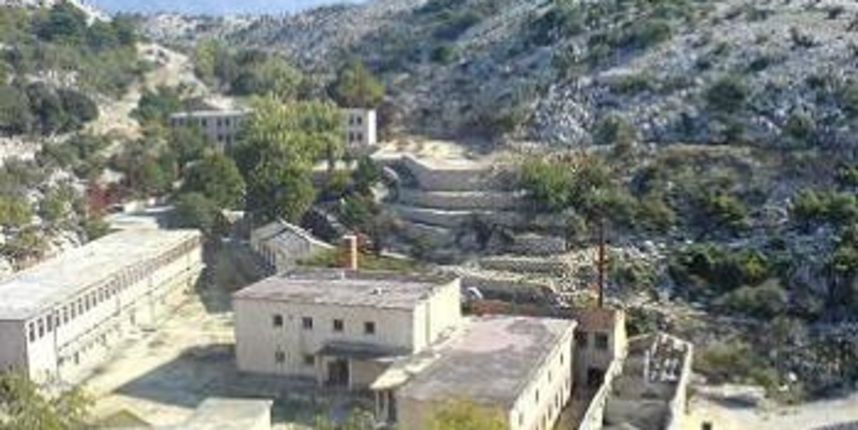 Goli otok, foto: zamirzine.net Goli otok, foto: zamirzine.net