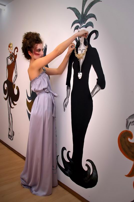 3000 kn: Haljinu dizajnira Klara Dedić: rukom oslikana svila (foto: Marin Gospić)