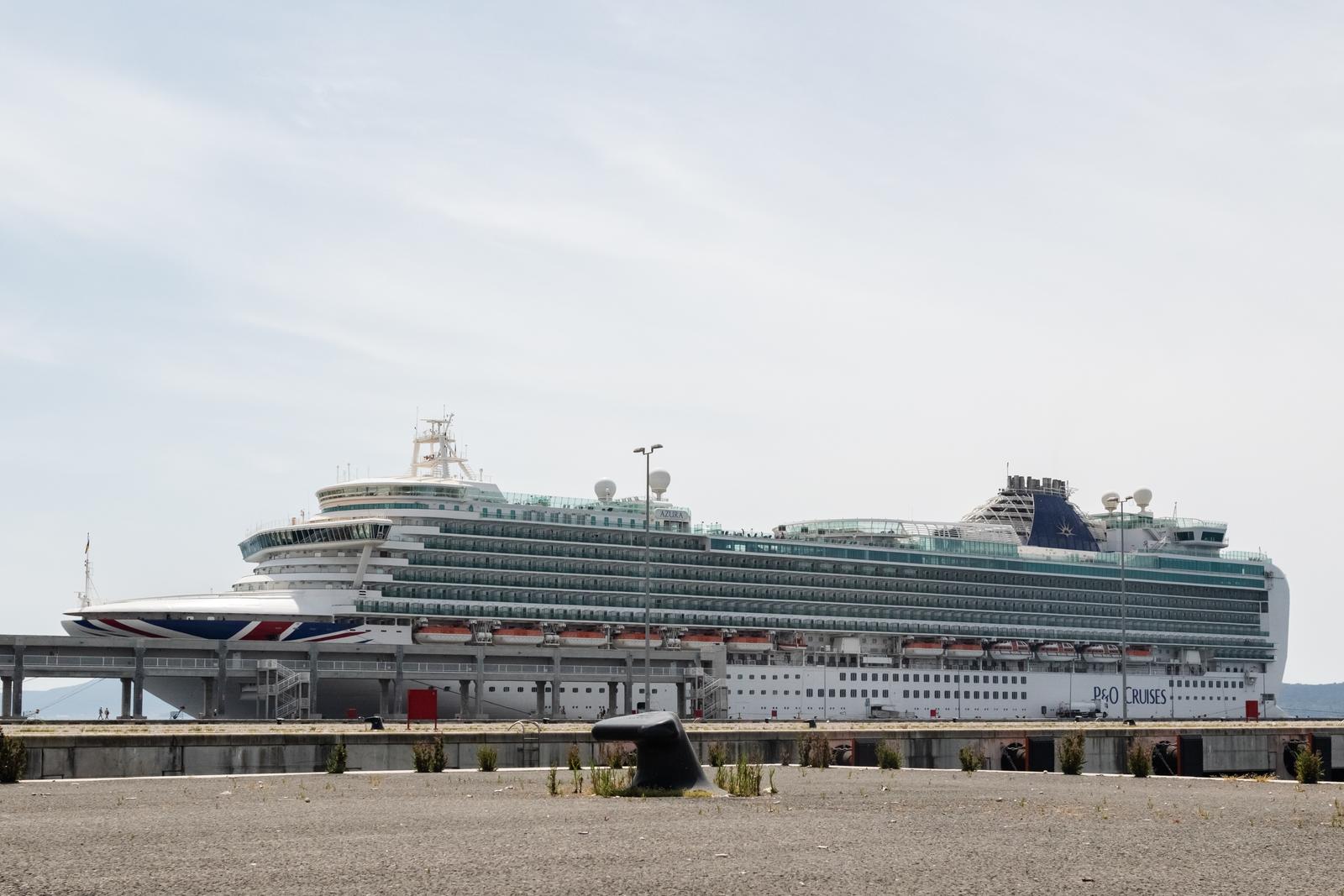 Zadar: Jutros u Gaženicu uplovio kruzer Azura Zadar: Jutros u Gaženicu uplovio kruzer Azura