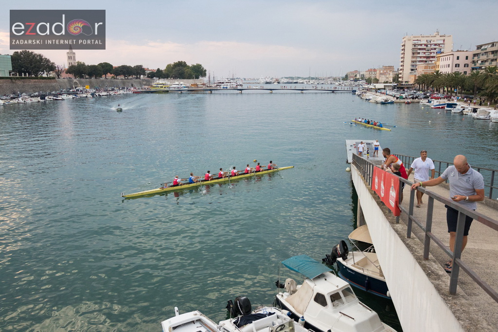 6. “Jadranov veslački dvoboj” osmeraca u uvali Jazine 6. “Jadranov veslački dvoboj” osmeraca u uvali Jazine