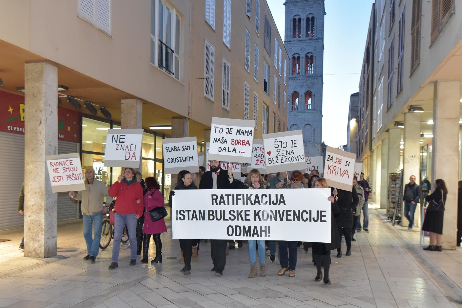 Članovi zadarskog SDP-a povodom Međunarodnog dana žena održali prosvjedni marš