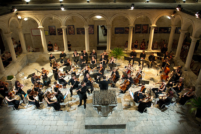 Orchestra Mitteleuropea u klaustru crkve Sv. Frane, Foto: Leo Banić