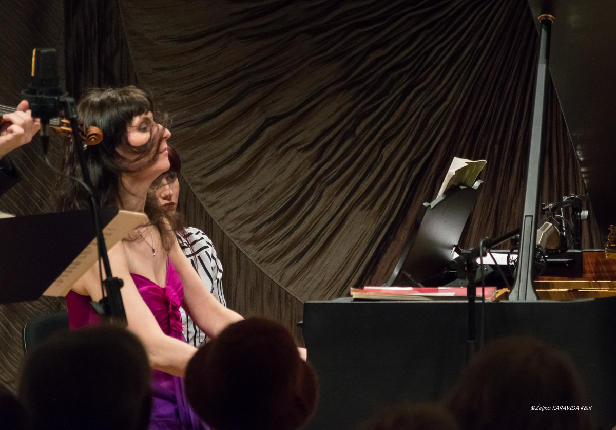 Romantizam iznad svega naziv je koncerta koji je održan u Kneževoj palači a nastupili su Erez Ofer, violina i Elisaveta Blumina, klavir