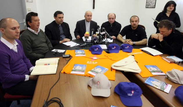 Zadar, 290410.
Nadbiskupski ordinarijat.Konferencija za novinare na kojoj je predstavljen  program  Susreta hrvatske katolicke mladezi  koji ce se 9.svibnja dogoditi u Zadru.
Foto : Vladimir Ivanov / CROPIX