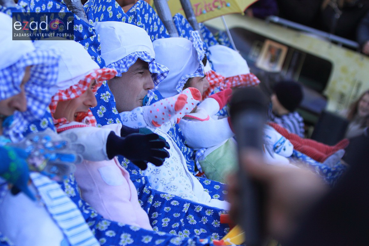 Maškarana povorka Velike Bake u Murteru