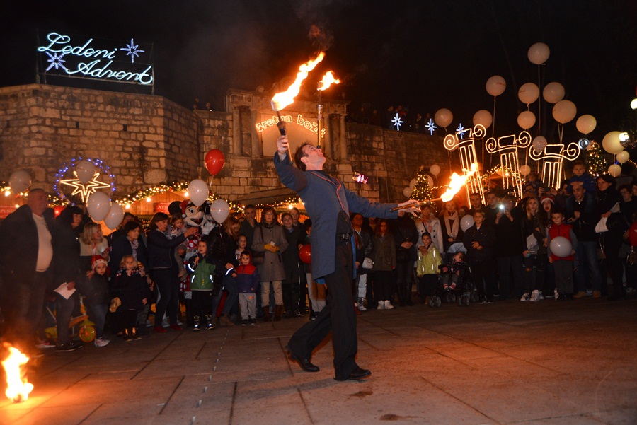 Započeo Advent u Zadru ; foto Iva Perinčić