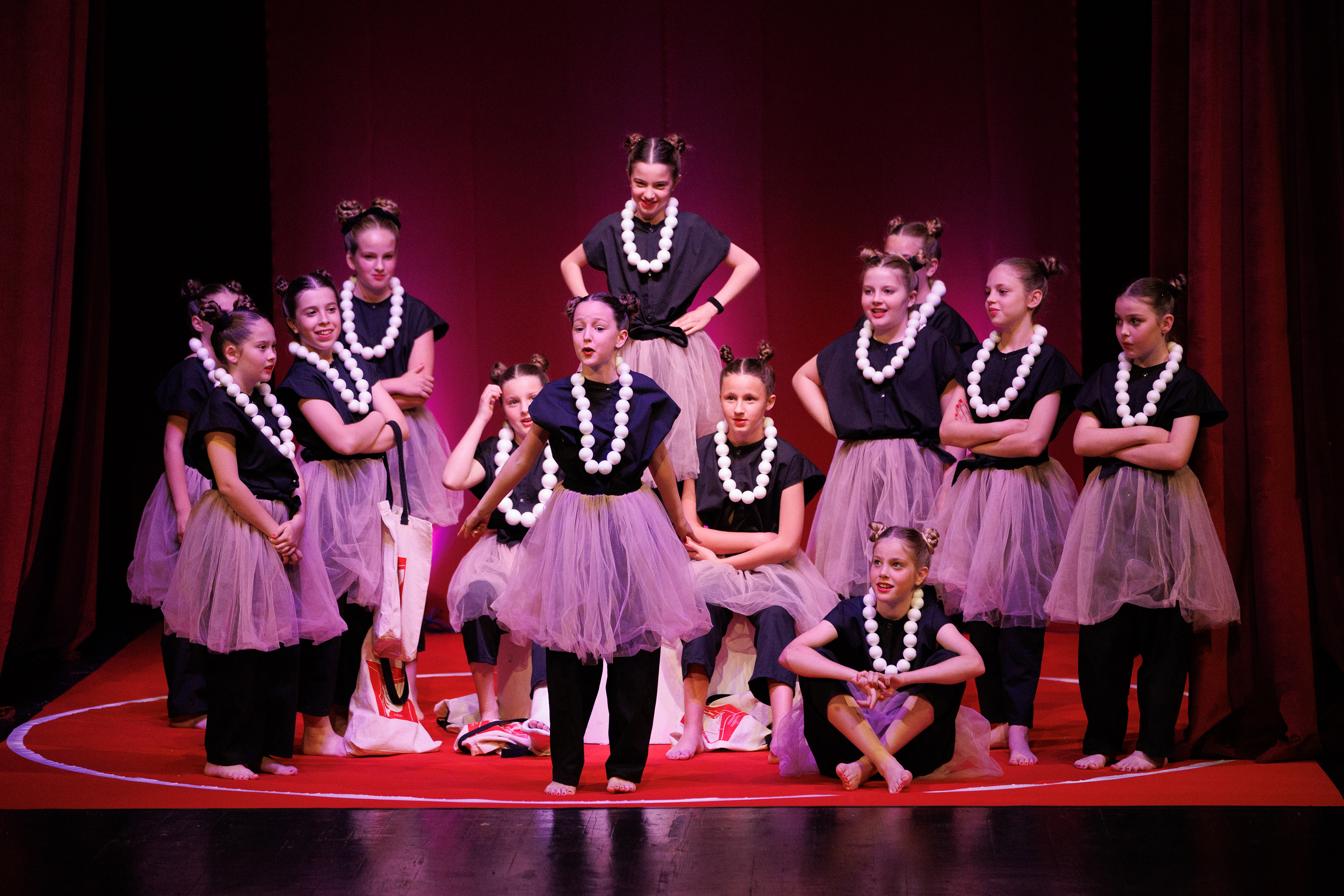 Igrajmo se: Zabranjeno mlađima od 15 strana A