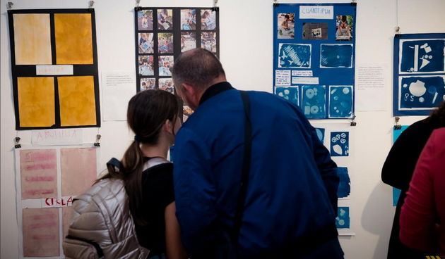 U Kneževoj palači otvorena multimedijalna izložba dječje analogne fotografije