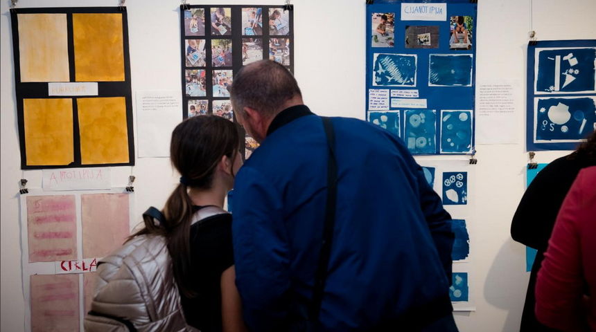 U Kneževoj palači otvorena multimedijalna izložba dječje analogne fotografije U Kneževoj palači otvorena multimedijalna izložba dječje analogne fotografije