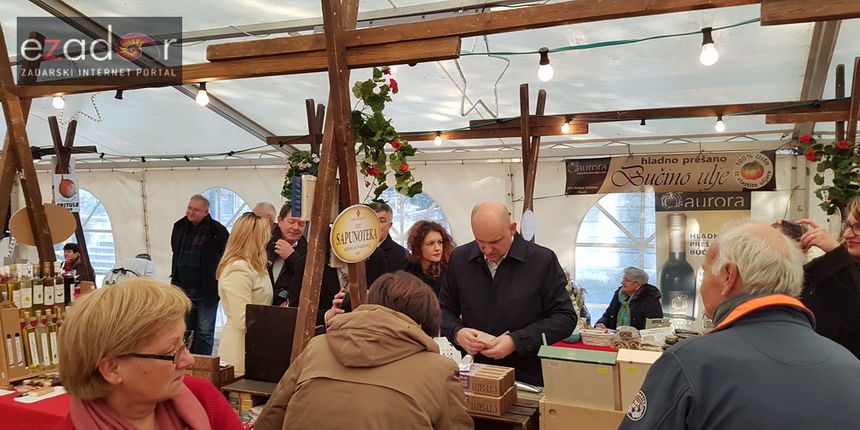 12. manifestacija Naši mali gušti na Trgu pet bunara 12. manifestacija Naši mali gušti na Trgu pet bunara