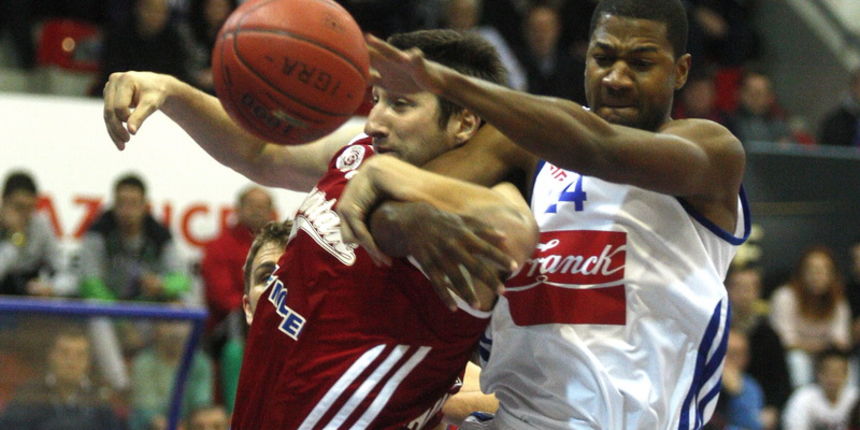 Zagreb, 071112.KC Drazen Petrovic.Kosarkaska utakmica Eurokupa skupina G 1.kolo Cibona – Spartak ( Sankt Petersburg ) 56 – 64Na slici: Nikita Kurbanov 41, Darryl Strawberry 24.Foto: Nenad Dugi / CROPIX Zagreb, 071112.KC Drazen Petrovic.Kosarkaska utakmica Eurokupa skupina G 1.kolo Cibona – Spartak ( Sankt Petersburg ) 56 – 64Na slici: Nikita Kurbanov 41, Darryl Strawberry 24.Foto: Nenad Dugi / CROPIX