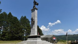 Ugljan: Kod spomenika borcima palim u NOB-u HASP podigao šator