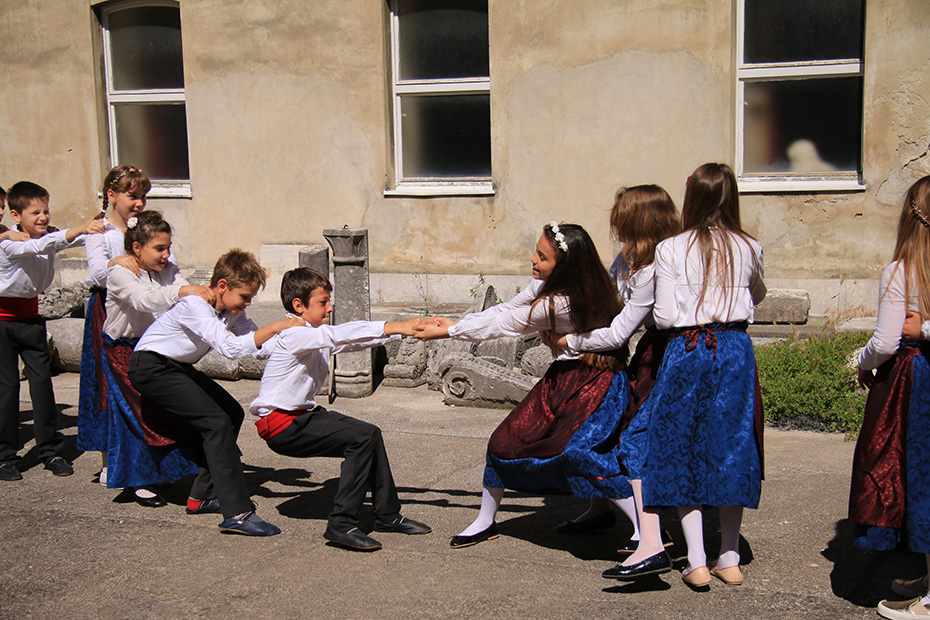 OŠ Zadarski otoci: “Igrajmo se igrajmo-igre dida moga”