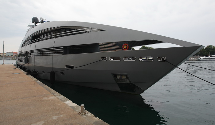 Zadar, 300611.
Neobicna jahta Ocean Emarald u zadarskoj marini Tankerkomerc. Jahta plovi pod zastavom Velike Britanije a dudacka je 36 metara.
Foto: Vladimir Ivanov / CROPIX Zadar, 300611.
Neobicna jahta Ocean Emarald u zadarskoj marini Tankerkomerc. Jahta plovi pod zastavom Velike Britanije a dudacka je 36 metara.
Foto: Vladimir Ivanov / CROPIX