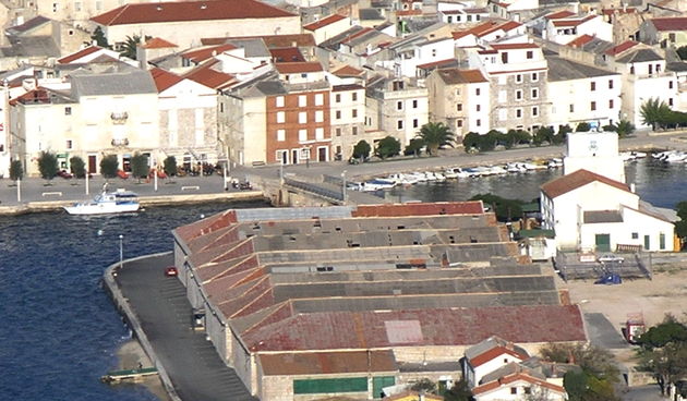 Magazini soli u Pagu (Foto: J. Portada)