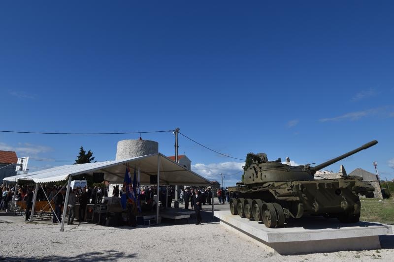 Zadar danas obiljezava 25. obljetnicu obrane Grada. 6. listopada 1991. otporom hrvatskih branitelja sprijecen je prodor srpskih snaga u grad. Kod spomen obiljezja na Dracevcu odrzan je svecani skup. Photo: Dino Stanin/PIXSELL