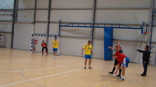 Image 841831 (auto) Image 841831 (auto)