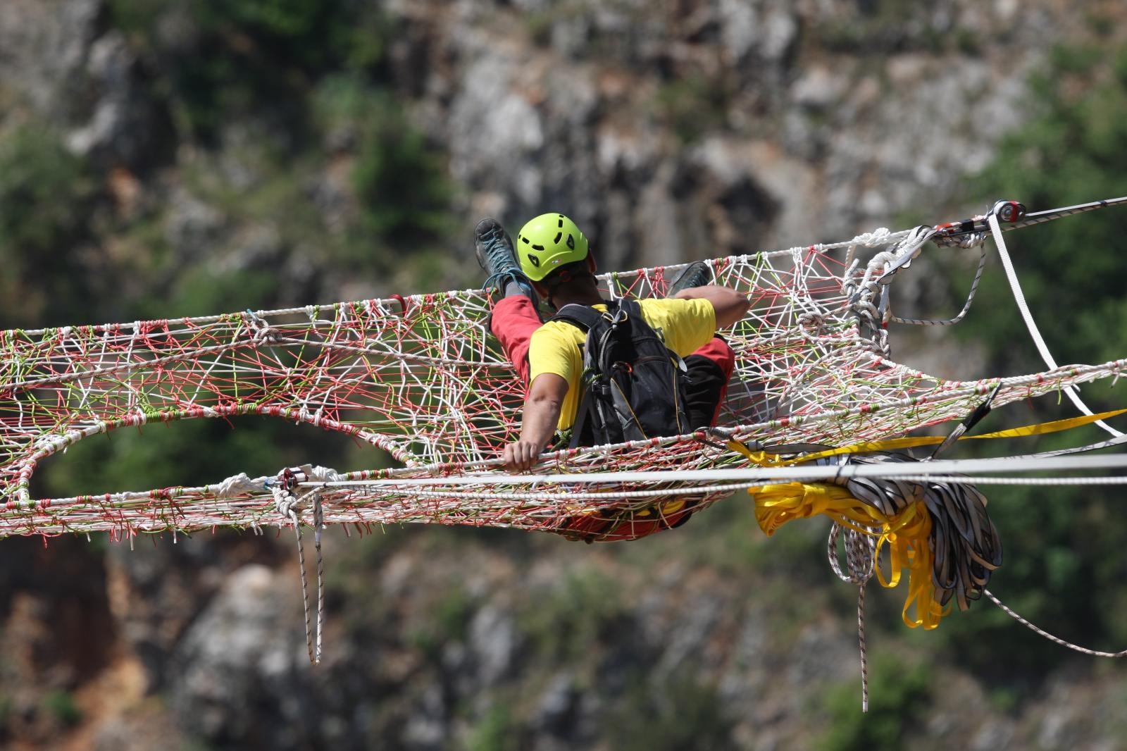 Rap jumping, Crveno jezero